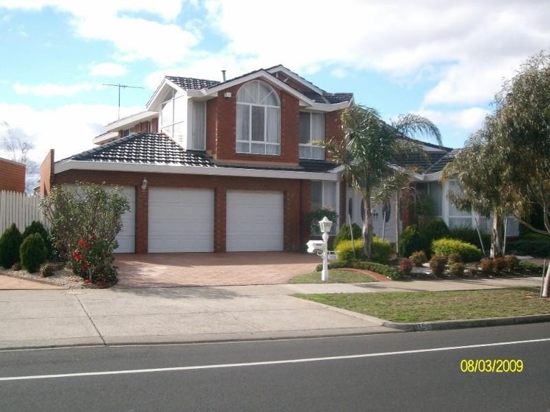 154 Lady Nelson Way, Taylors Lakes VIC 3038