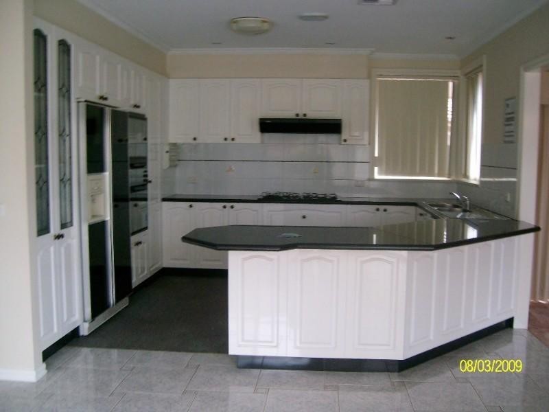 154 Lady Nelson Way, Taylors Lakes VIC 3038