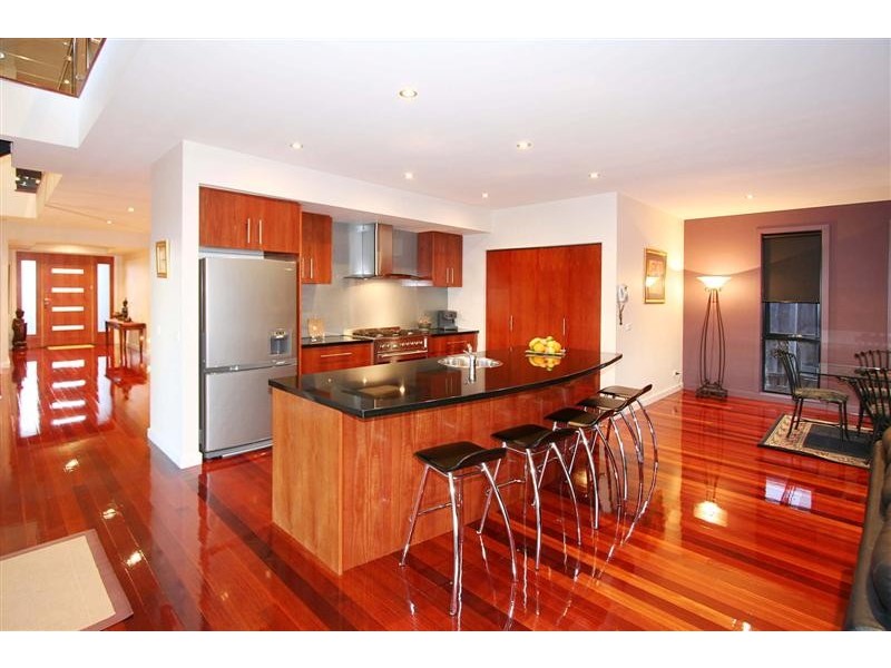 77 Mc Cubbin Drive, Taylors Lakes VIC 3038