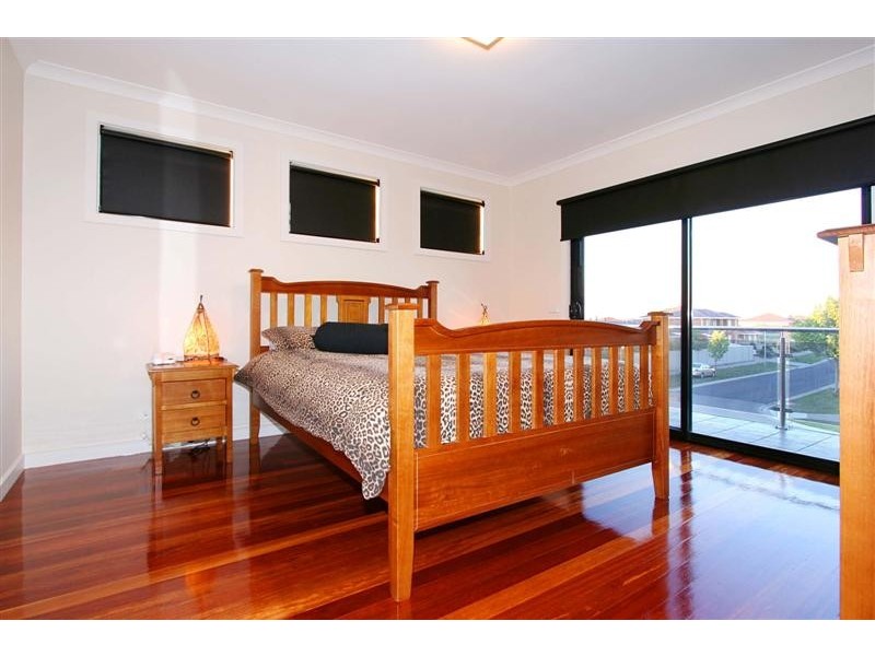 77 Mc Cubbin Drive, Taylors Lakes VIC 3038