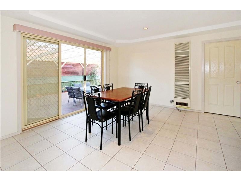 7 Buninyong Walk, Delahey VIC 3037