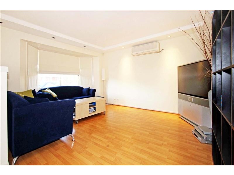 7 Buninyong Walk, Delahey VIC 3037