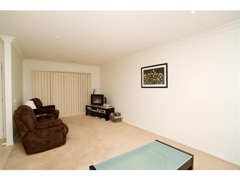 9c Wentworth Drive, Taylors Lakes VIC 3038