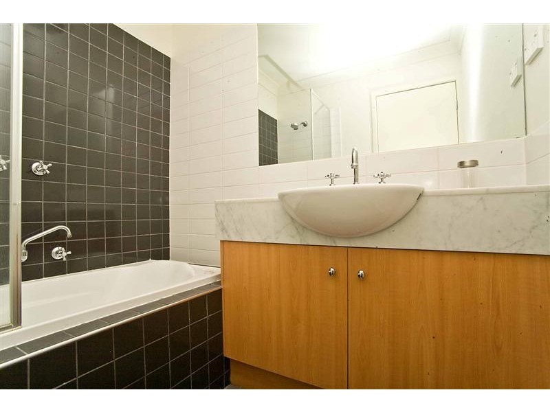 9c Wentworth Drive, Taylors Lakes VIC 3038