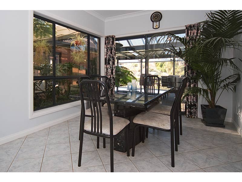 27 Burnbank Way, Mount Barker SA 5251