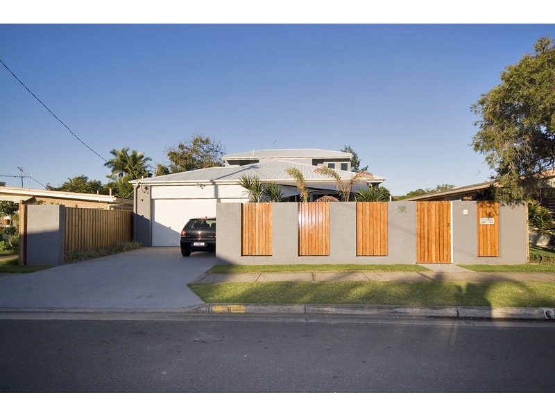 9 Helena Street, Biggera Waters QLD 4216