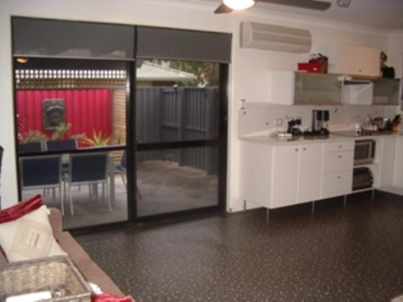 6/145 Central Street, Labrador QLD 4215