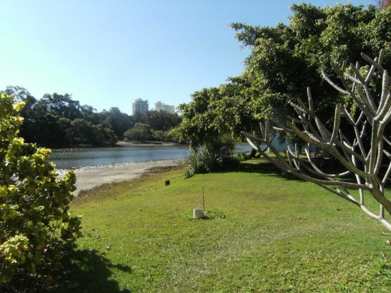 1/10 Tuesley Court, Southport QLD 4215