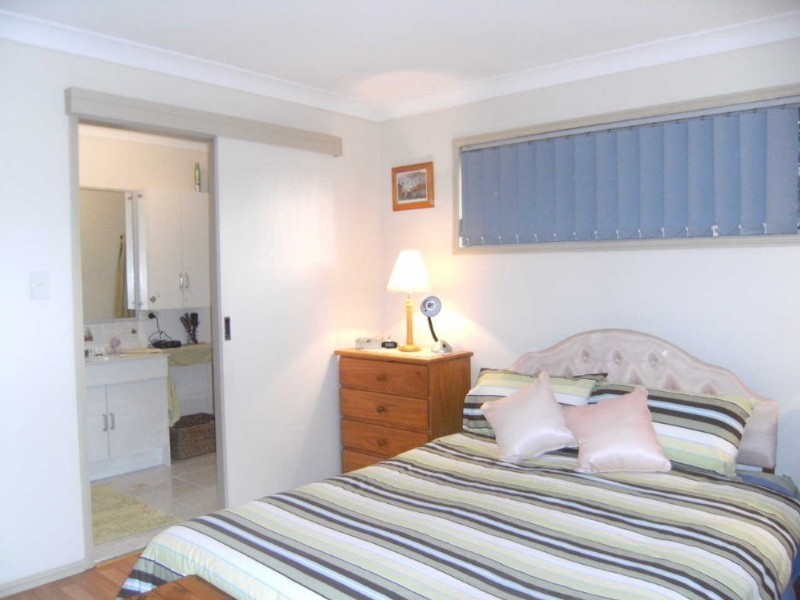 51 Allied Drive, Arundel QLD 4214