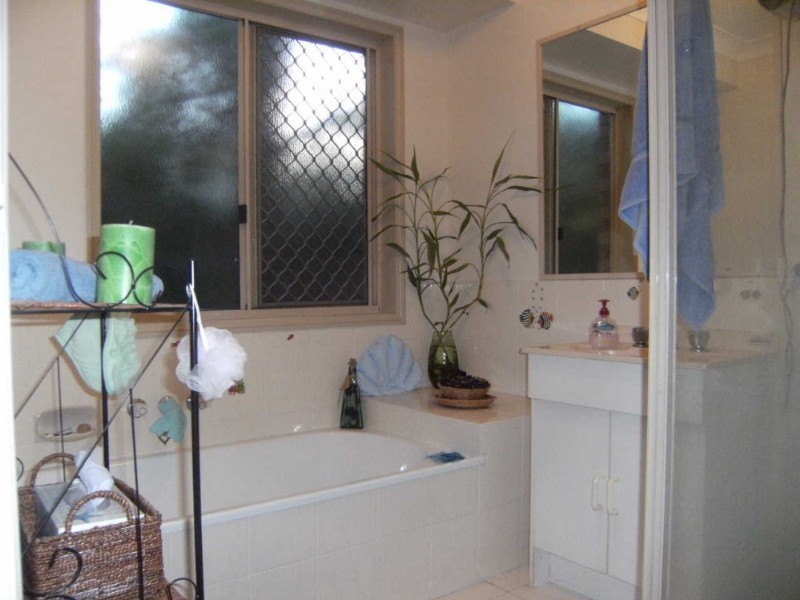 51 Allied Drive, Arundel QLD 4214