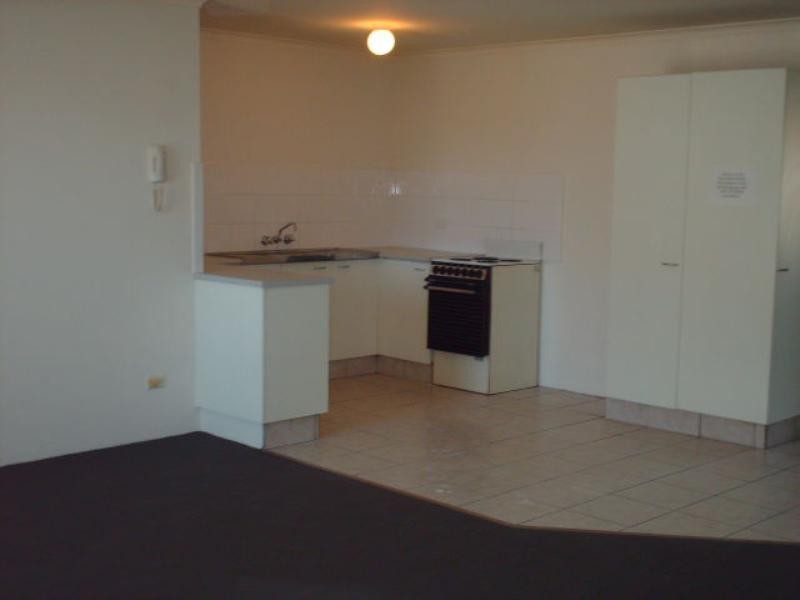 16/9 Bradford Street, Labrador QLD 4215