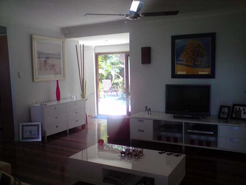 2/14 Thelma Avenue, Biggera Waters QLD 4216