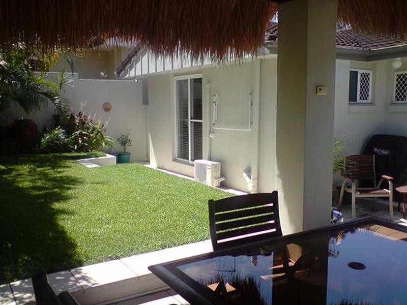 2/14 Thelma Avenue, Biggera Waters QLD 4216