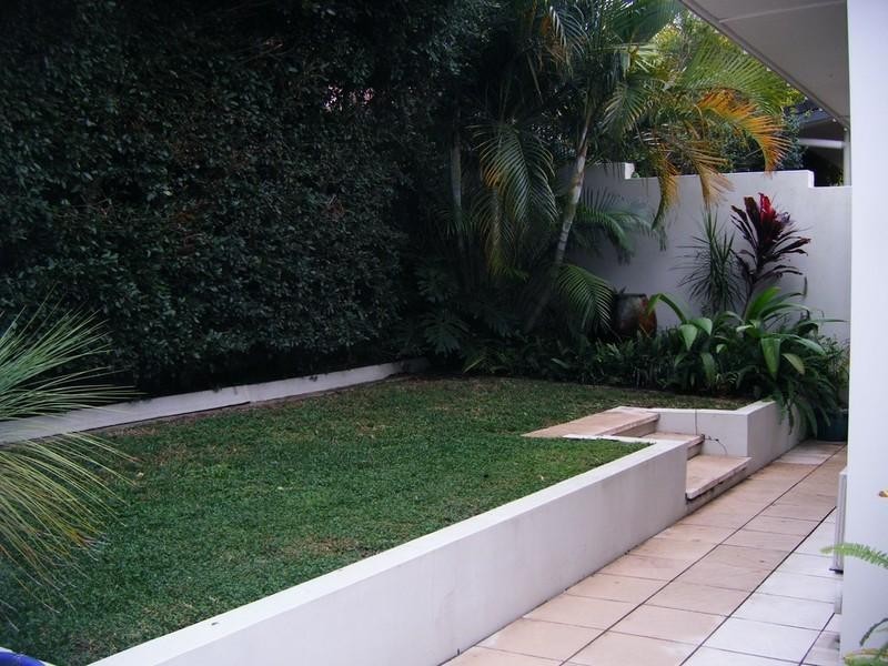 2/14 Thelma Avenue, Biggera Waters QLD 4216