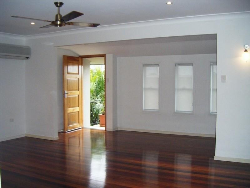 2/14 Thelma Avenue, Biggera Waters QLD 4216