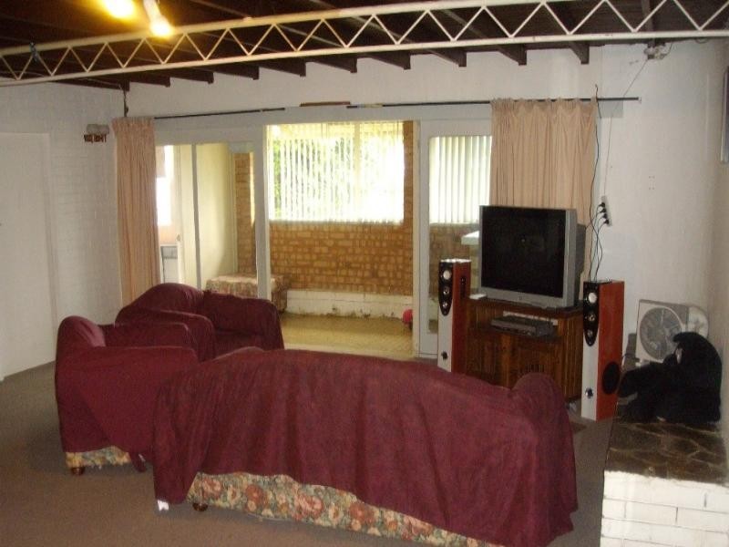 60 Government Road, Labrador QLD 4215