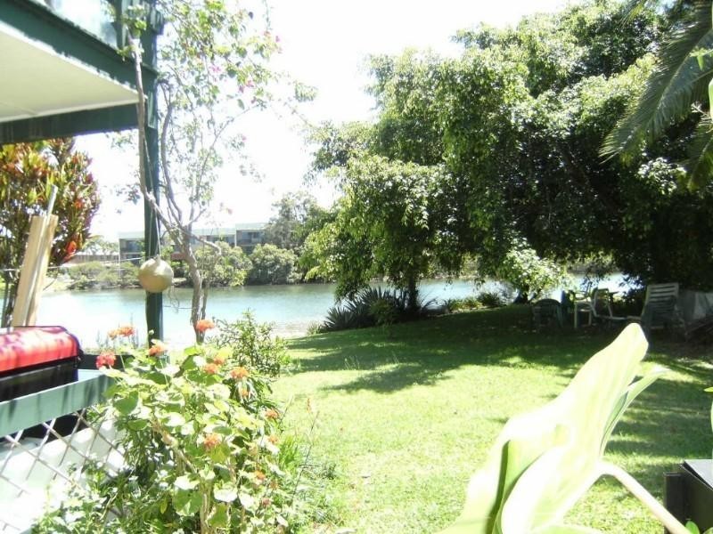 1/10 Tuesley Easement, Southport QLD 4215