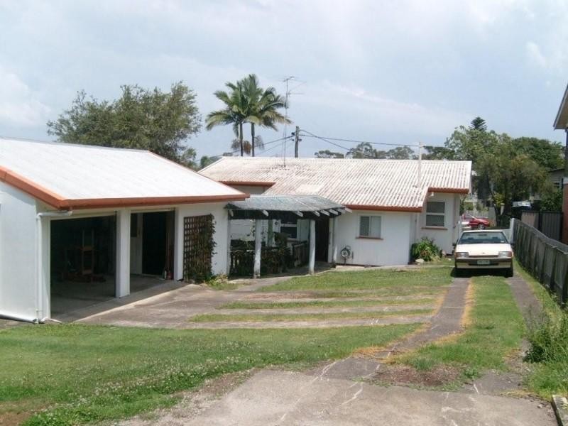 5 Locke Street, Southport QLD 4215