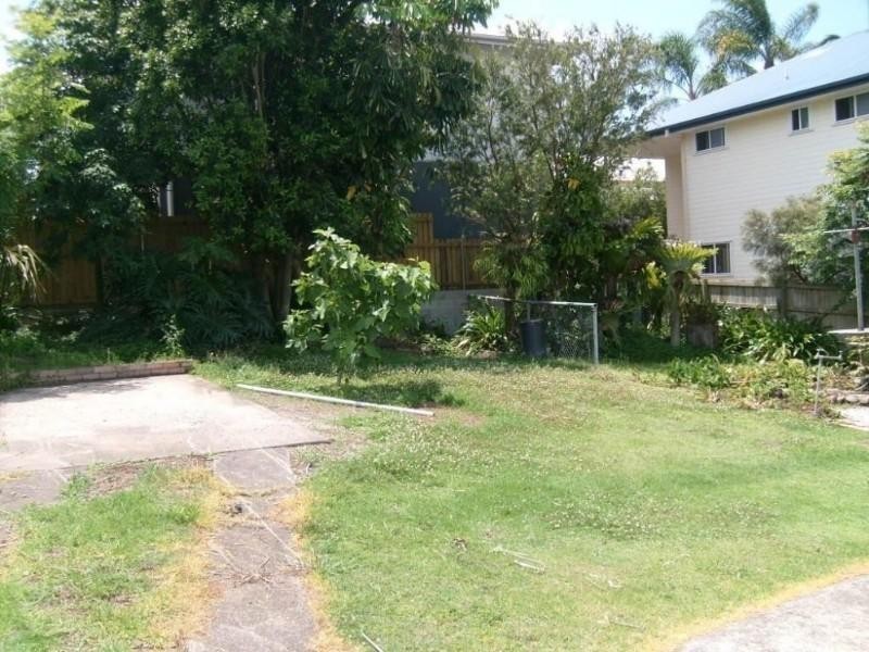 5 Locke Street, Southport QLD 4215