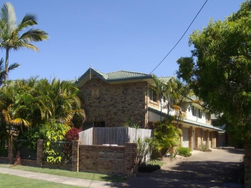 4/12 Gordon Street, Labrador QLD 4215