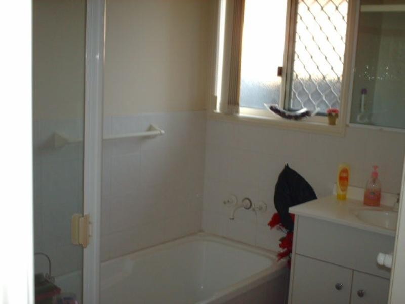 2/157 Whiting Street, Labrador QLD 4215