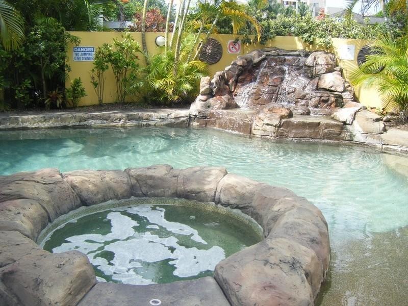 5/10 Bath Street, Labrador QLD 4215