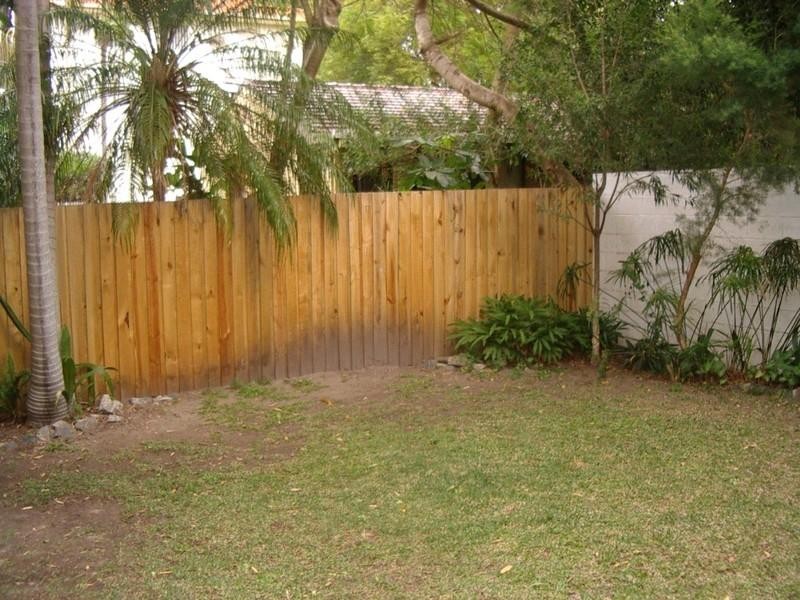 2/24 Gordon Street, Labrador QLD 4215