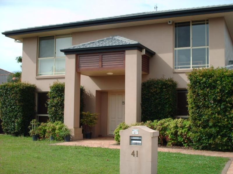 41 Crestwood Drive, Parkwood QLD 4214