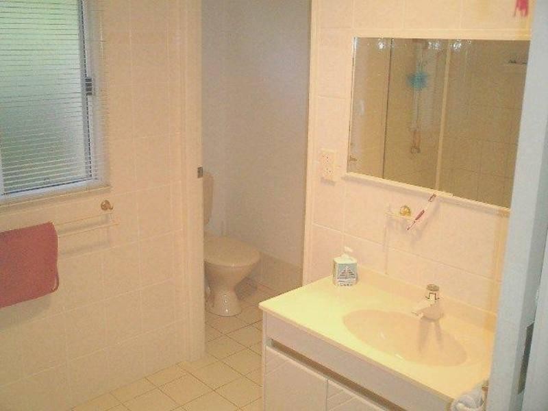 12 Saltash Street, Labrador QLD 4215