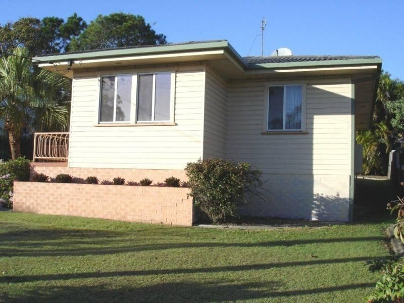 12 Saltash Street, Labrador QLD 4215