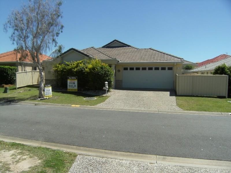 8 Dylan Street, Arundel QLD 4214