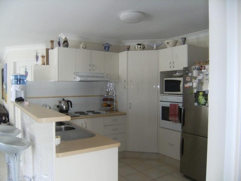 8 Dylan Street, Arundel QLD 4214