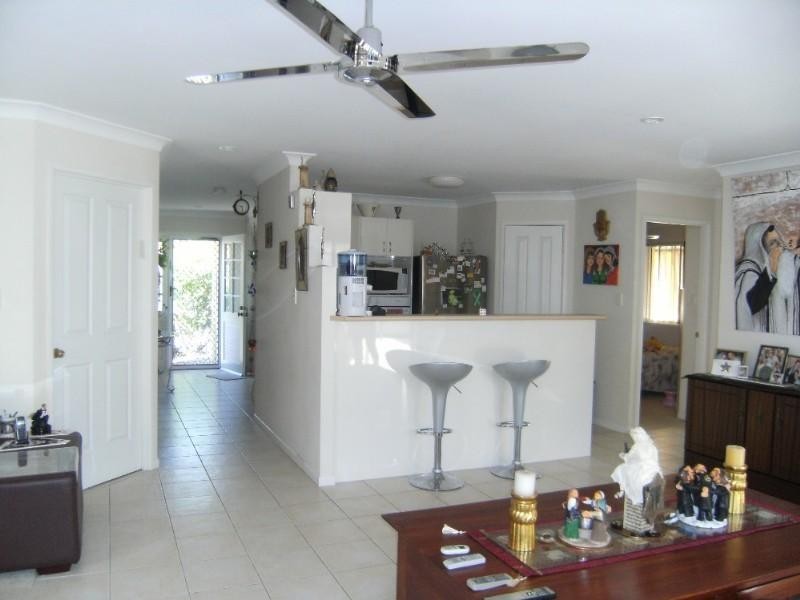 8 Dylan Street, Arundel QLD 4214