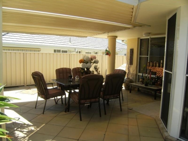 8 Dylan Street, Arundel QLD 4214