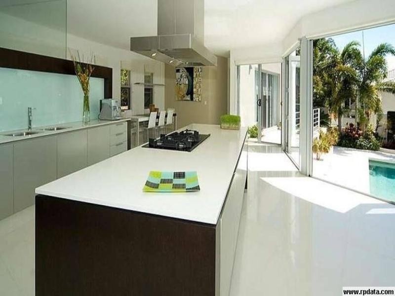 49 Canada Place, Arundel QLD 4214