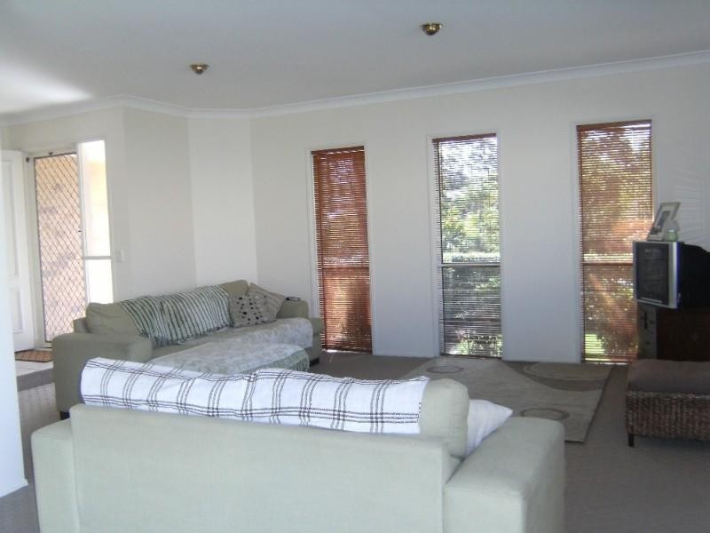 91 Allied Drive, Arundel QLD 4214