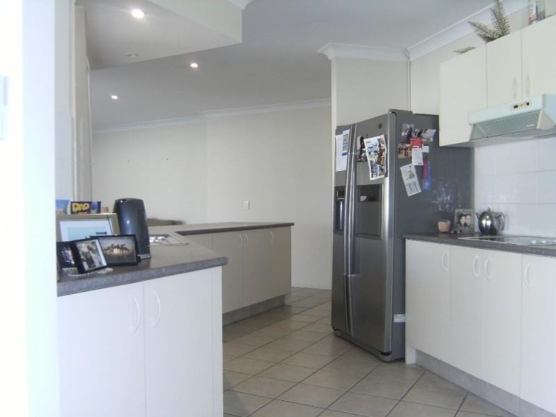 91 Allied Drive, Arundel QLD 4214