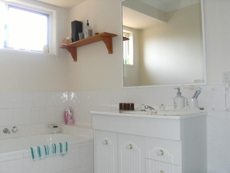 91 Allied Drive, Arundel QLD 4214