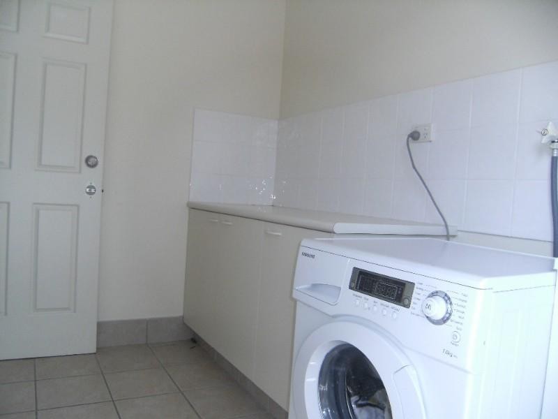 91 Allied Drive, Arundel QLD 4214