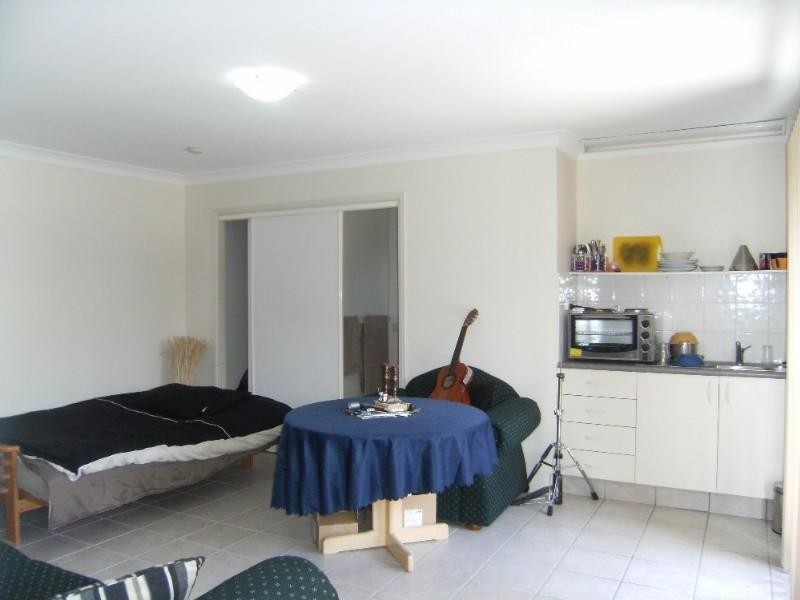 91 Allied Drive, Arundel QLD 4214