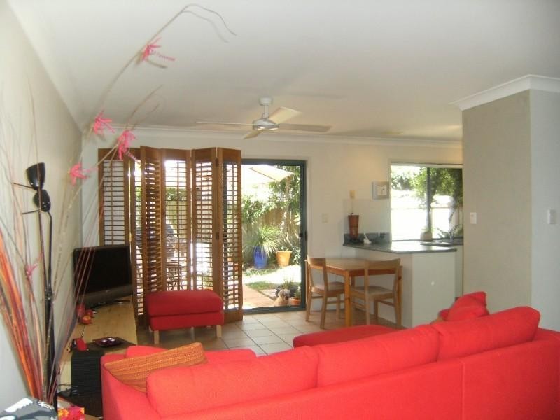 7/2 Pappas Way, Carrara QLD 4211