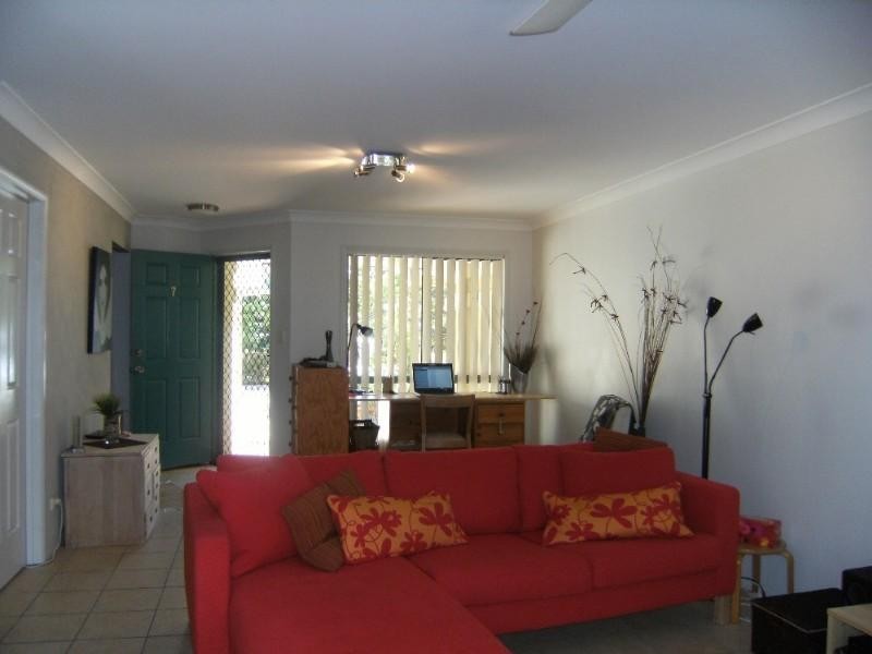 7/2 Pappas Way, Carrara QLD 4211