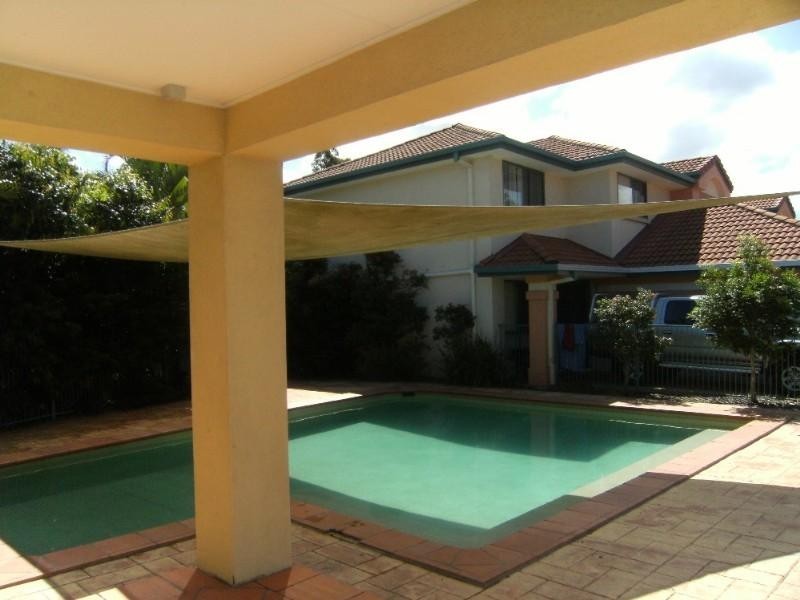 7/2 Pappas Way, Carrara QLD 4211