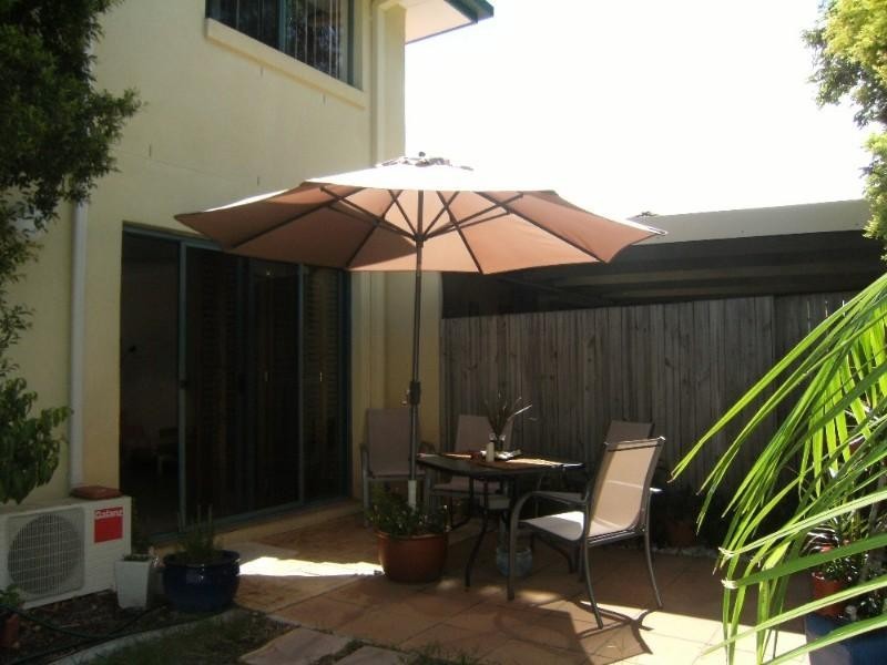 7/2 Pappas Way, Carrara QLD 4211