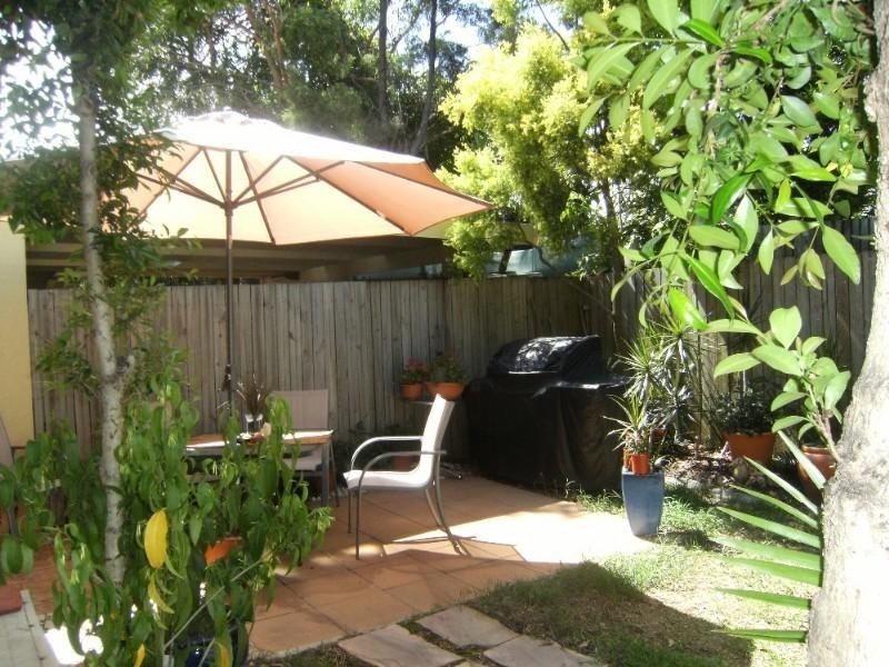 7/2 Pappas Way, Carrara QLD 4211