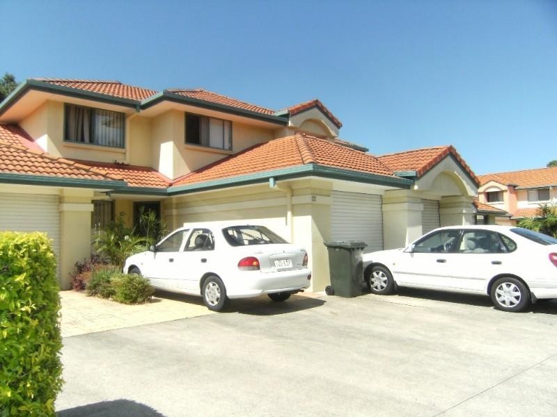 7/2 Pappas Way, Carrara QLD 4211