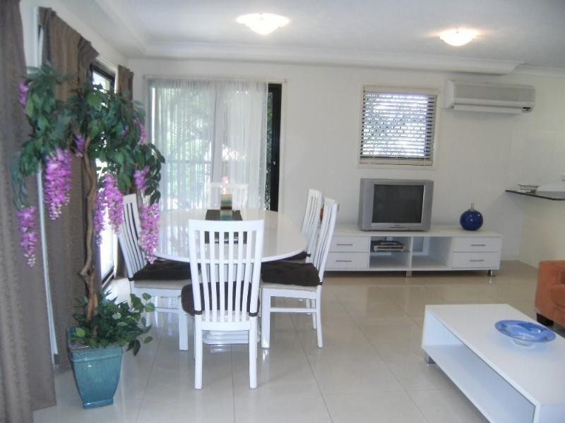 1/26 Bath Street, Labrador QLD 4215