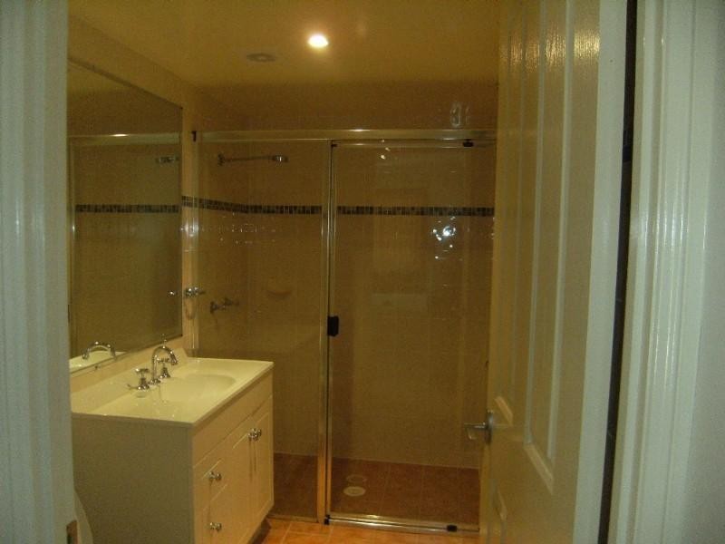 1/26 Bath Street, Labrador QLD 4215