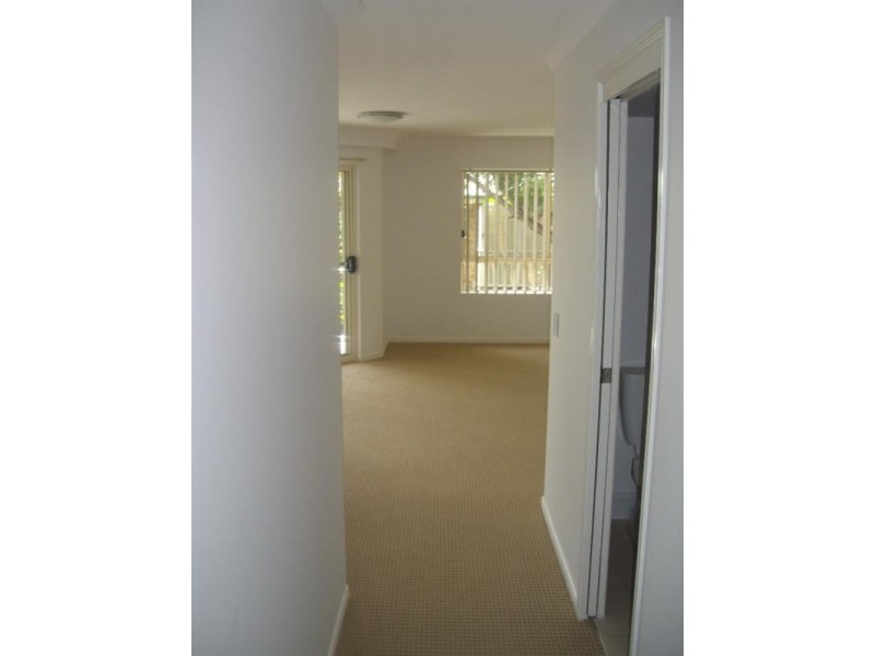 5/131 Muir Street, Labrador QLD 4215