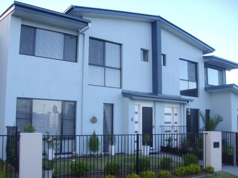 4 Red Baron Lane, Upper Coomera QLD 4209